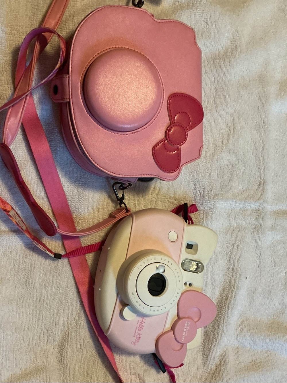 Fujifilm Instax Mini Hello Kitty Pink and White Instant Camera with Pink Case